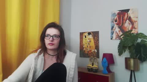 Nadine online show from January 2025 09:28:01 AM