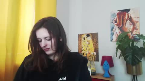 Nadine online show from February 2025 12:26:02 PM