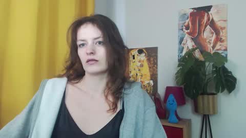 Nadine online show from September 2025 04:45:02 AM