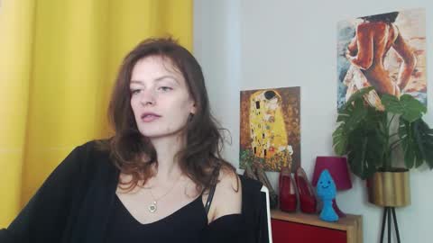 Nadine online show from September 2025 05:08:02 AM