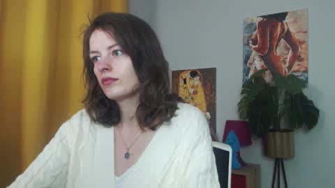 Nadine online show from October 2025 04:42:01 AM