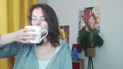 Nadine online show from October 2025 05:39:02 AM