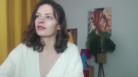 Nadine online show from October 2025 04:34:02 AM