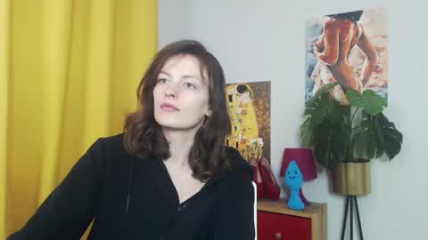 Nadine online show from October 2025 05:07:02 AM