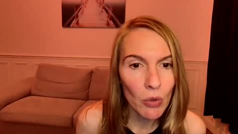 Fanny online show from December 2024 06:33:01 PM