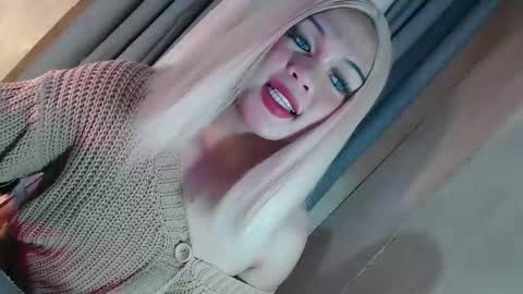 Snapshot of fantasticcock69_daniella chatting on February 2026 05:39:02 AM DANIELLA - DONT FORGET TO GIVE ME A THUMBSU UP online show from February 2026 05:39:02 AM