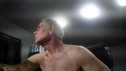 Snapshot of fantasyresort chatting on November 2025 04:38:01 AM fantasyresort online show from November 2025 04:38:01 AM