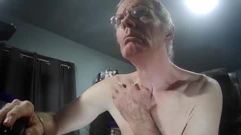 Snapshot of fantasyresort chatting on December 2025 01:00:02 AM fantasyresort online show from December 2025 01:00:02 AM