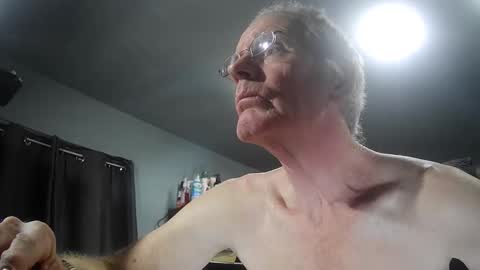 Snapshot of fantasyresort chatting on December 2025 04:07:02 AM fantasyresort online show from December 2025 04:07:02 AM