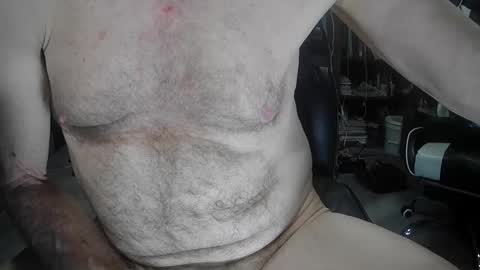 Snapshot of fantasyresort chatting on December 2025 04:41:04 AM fantasyresort online show from December 2025 04:41:04 AM