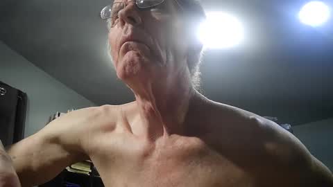 Snapshot of fantasyresort chatting on January 2026 04:07:02 AM fantasyresort online show from January 2026 04:07:02 AM