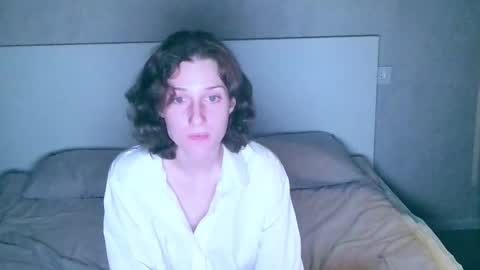 Kira online show from October 2025 12:00:01 AM