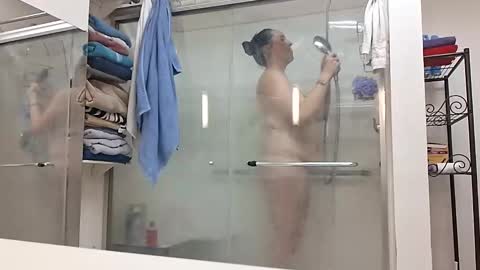 Snapshot of fapqueenc17 chatting on November 2025 07:40:03 PM Scarlett online show from November 2025 07:40:03 PM