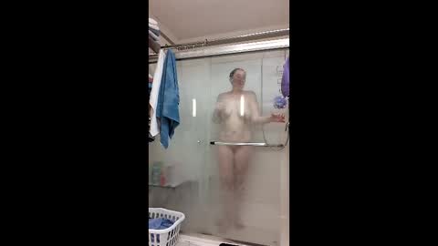 Snapshot of fapqueenc17 chatting on December 2025 05:42:02 PM Scarlett online show from December 2025 05:42:02 PM