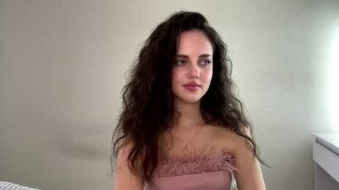 Mia online show from June 2026 03:47:01 PM