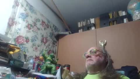 Fred. online show from May 2026 04:40:02 AM