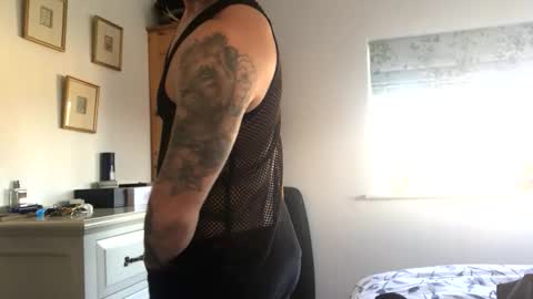 Snapshot of feeding_you chatting on November 2025 10:16:02 AM feeding_you online show from November 2025 10:16:02 AM