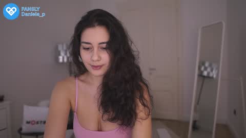 Snapshot of feel_our_vibe chatting on December 2024 06:23:02 PM Daniela online show from December 2024 06:23:02 PM