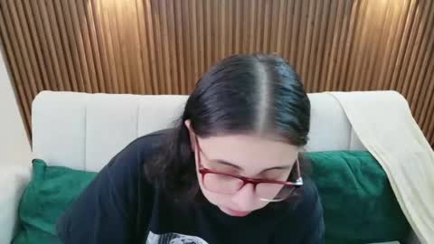 Snapshot of feelina_firesoul chatting on June 2026 03:43:01 PM Feelena online show from June 2026 03:43:01 PM