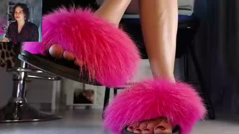 Snapshot of feet_heelss chatting on February 2026 10:20:02 AM Kris online show from February 2026 10:20:02 AM