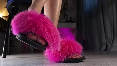 Snapshot of feet_heelss chatting on March 2026 09:49:02 AM Kris online show from March 2026 09:49:02 AM