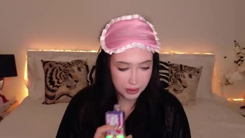 Felicia Herceg online show from October 2025 08:31:01 PM