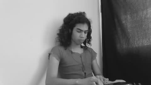 Snapshot of felinexoxo chatting on November 2025 03:46:01 PM FELINE online show from November 2025 03:46:01 PM