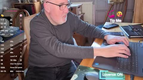 Adam online show from November 2025 12:16:02 PM