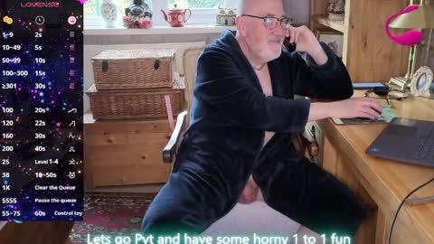 Snapshot of fellainsp8 chatting on April 2026 01:31:01 PM Adam online show from April 2026 01:31:01 PM