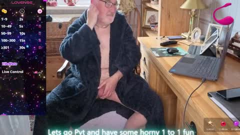 Snapshot of fellainsp8 chatting on April 2026 07:36:02 AM Adam online show from April 2026 07:36:02 AM