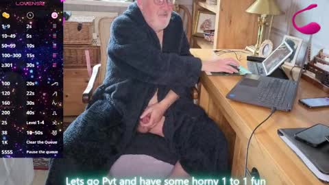 Snapshot of fellainsp8 chatting on April 2026 07:24:02 AM Adam online show from April 2026 07:24:02 AM