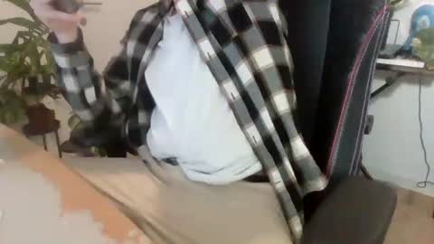 Snapshot of fem_alice_louis_dom chatting on November 2025 06:52:02 PM fem_alice_louis_dom online show from November 2025 06:52:02 PM