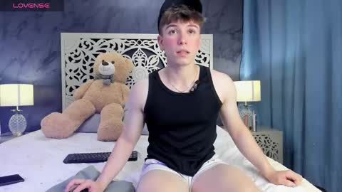 Snapshot of femboy_max chatting on November 2025 12:22:02 PM Femboy Max online show from November 2025 12:22:02 PM
