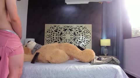 Snapshot of femboy_max chatting on November 2025 12:05:02 PM Femboy Max online show from November 2025 12:05:02 PM