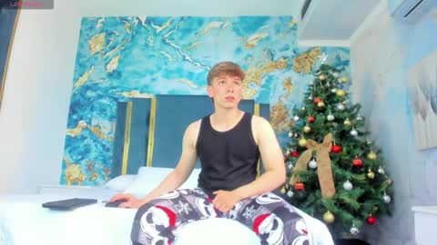 Snapshot of femboy_max chatting on December 2025 12:25:01 PM Femboy Max online show from December 2025 12:25:01 PM