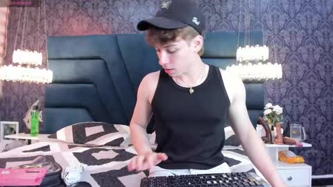 Snapshot of femboy_max chatting on December 2025 11:38:02 AM Femboy Max online show from December 2025 11:38:02 AM