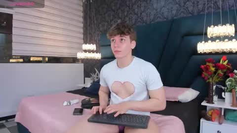 Snapshot of femboy_max chatting on February 2026 11:32:02 AM Femboy Max online show from February 2026 11:32:02 AM