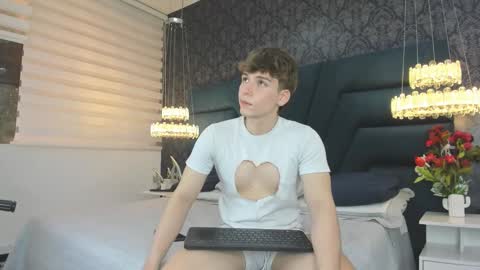Femboy Max online show from March 2026 11:59:01 AM