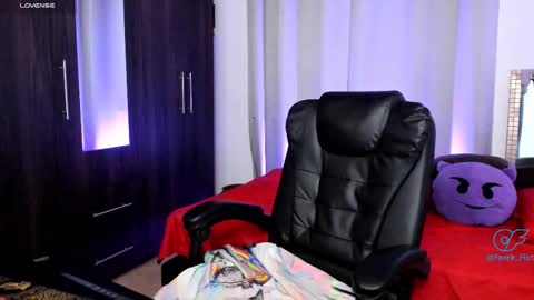 Fenrir Flirt online show from October 2025 03:18:02 AM