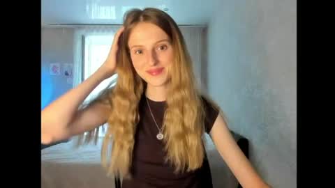 Snapshot of feralberry_dina chatting on July 2026 11:56:02 AM Dana online show from July 2026 11:56:02 AM