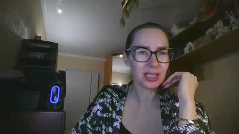 feraliss online show from April 2026 09:46:01 PM