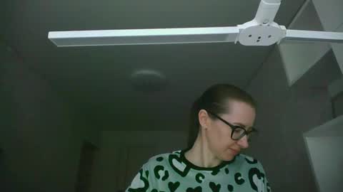 Snapshot of feraliss chatting on May 2026 12:00:02 PM feraliss online show from May 2026 12:00:02 PM