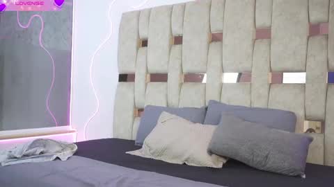 fernanda_thail_ online show from April 2026 07:55:01 PM