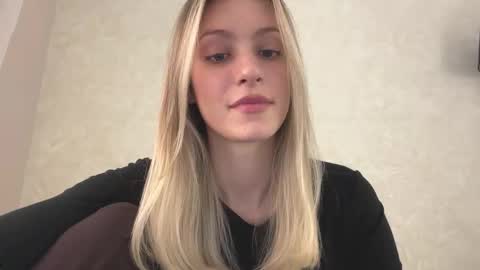 Snapshot of fflloowweerr chatting on December 2025 07:06:02 AM Lisa online show from December 2025 07:06:02 AM