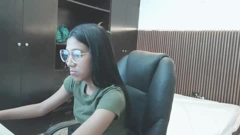 Snapshot of ffreyja_ chatting on May 2026 11:46:02 PM Freyja online show from May 2026 11:46:02 PM