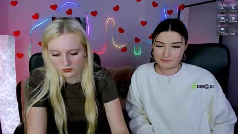 Snapshot of fibi_meow chatting on February 2026 01:22:02 PM Fibi online show from February 2026 01:22:02 PM