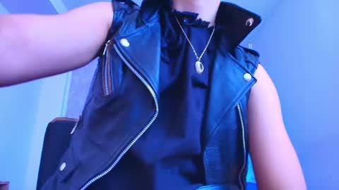   online show from December 2025 07:33:02 PM