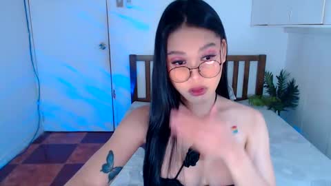 Snapshot of filipina_sassyqirl19xxx chatting on December 2024 04:20:01 AM sweet online show from December 2024 04:20:01 AM