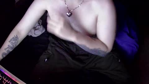 Alice and Max online show from October 2025 04:34:02 AM