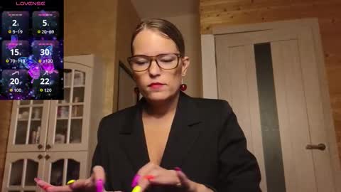 Lady online show from September 2025 06:53:01 PM